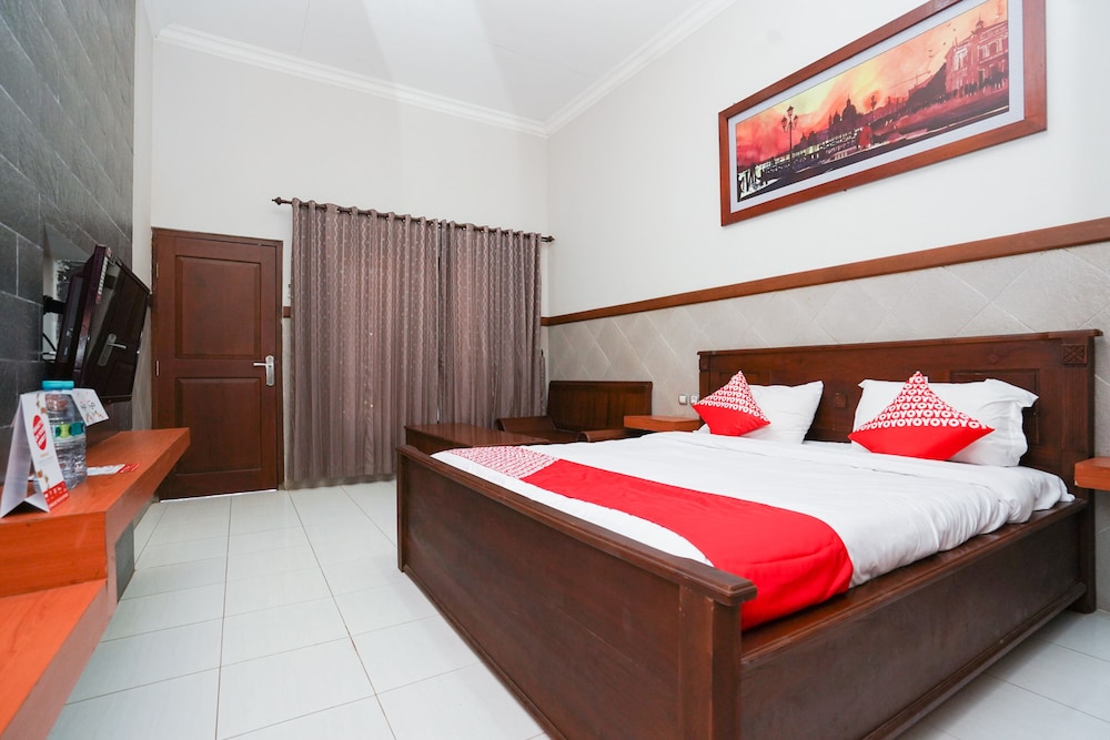 OYO 1588 Hotel Bintang in Tuban, Indonesia