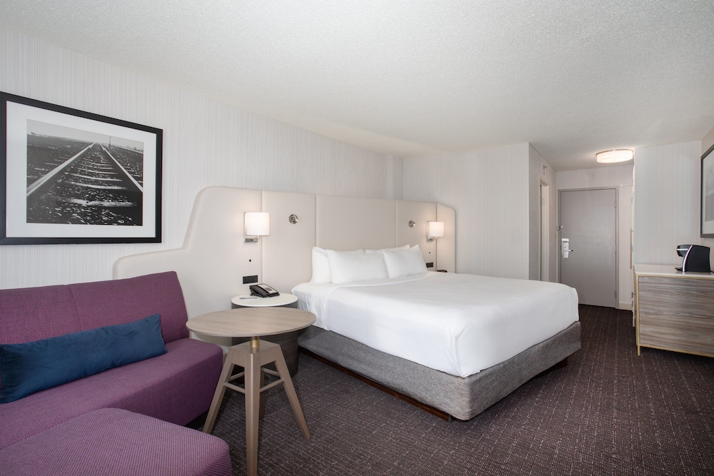 Crowne Plaza Kansas City Downtown by IHG - photo 13