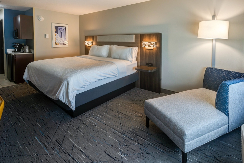 Holiday Inn Express Salinas by IHG - photo 7