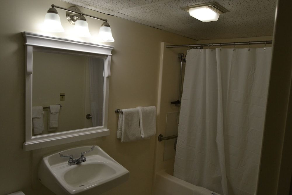 The Ship Motel - photo 10