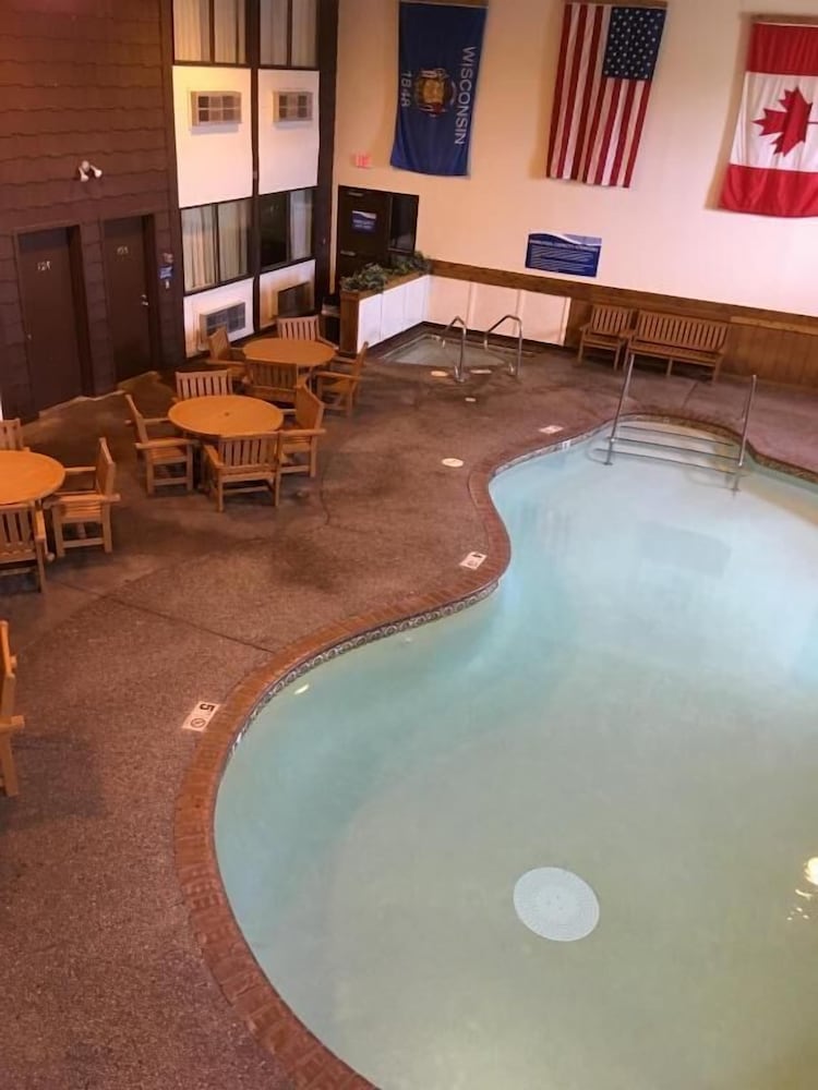 Superior Inn - photo 7