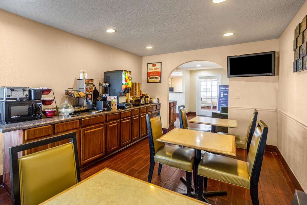 Econo Lodge Meridian South - photo 20