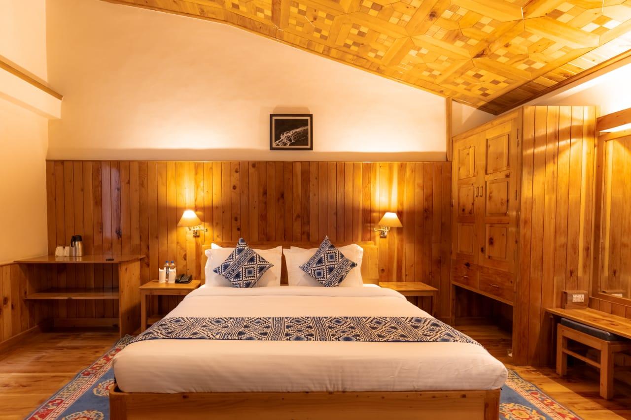 Hotel Negis May Flower — Shimla