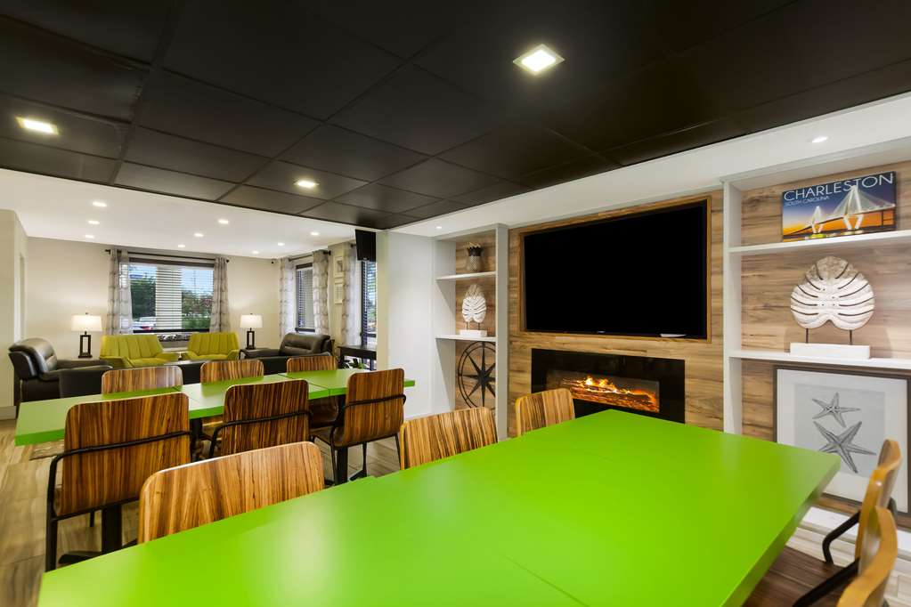 Quality Inn Coliseum - photo 29