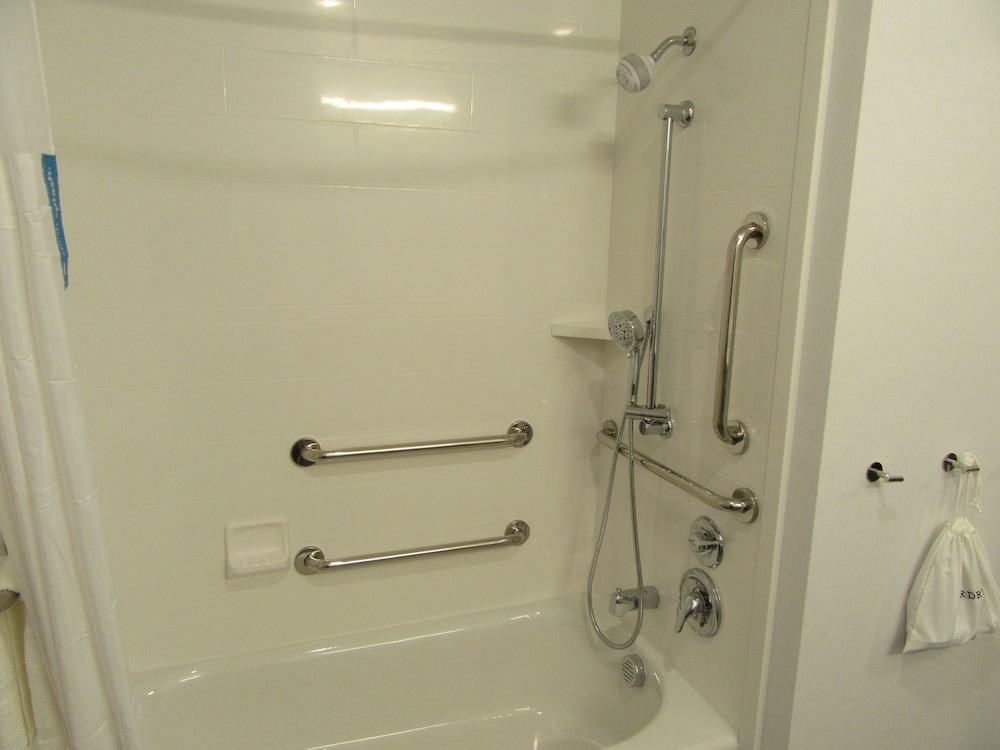 Hampton Inn & Suites Knightdale Raleigh - photo 46