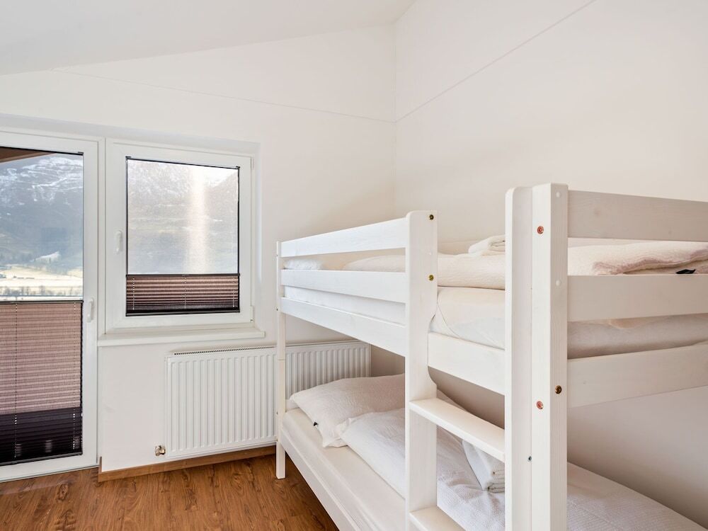 Chalet in Piesendorf near Ski Slopes — 4-Star Luxury Hotel in Piesendorf, Austria