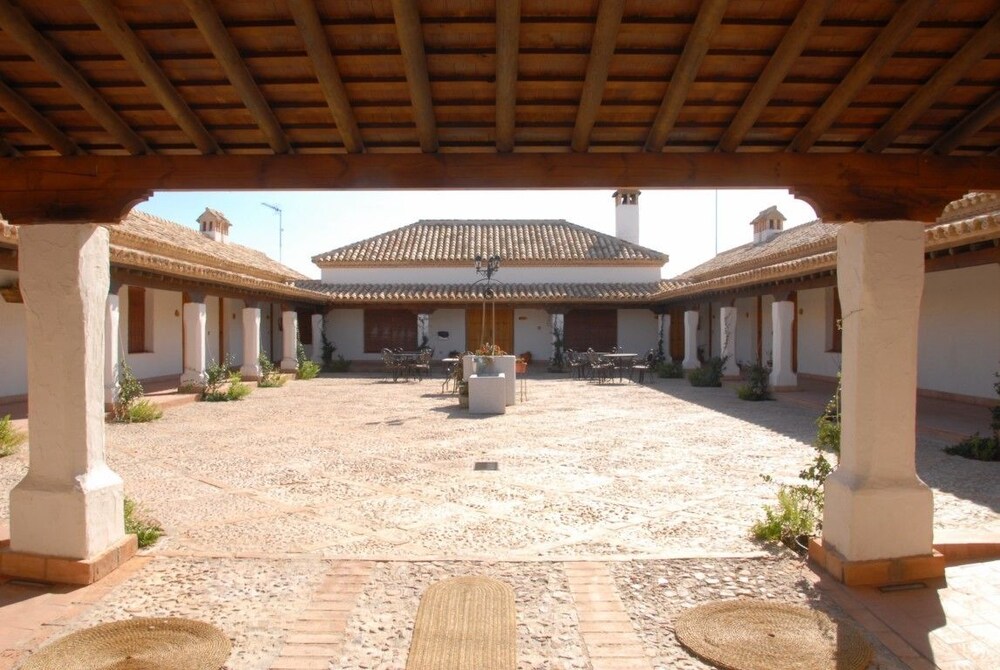 La Quinteria de Mora - carbon neutral hotel in Mora