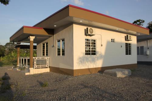 Augi's Rental — 4-Star Luxury Hotel in Onverwacht, Suriname