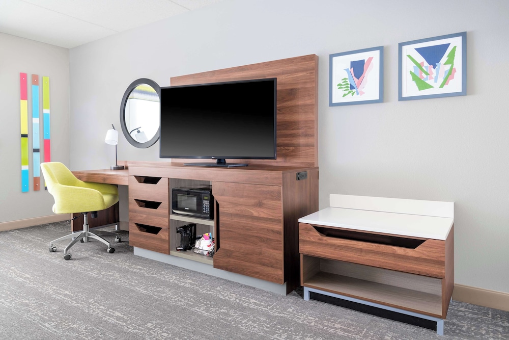 Hampton Inn & Suites Brookings - photo 19