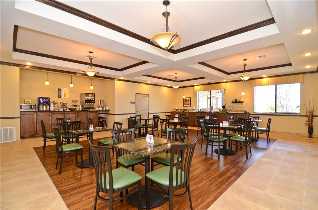 Best Western Plus Emory At Lake Fork Inn & Suites - photo 25