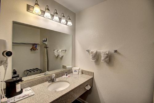 Days Inn by Wyndham Lolo Missoula Area - photo 10