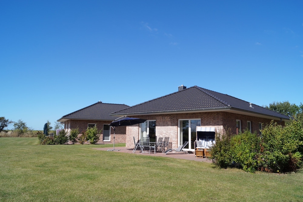 Strandleben Fehmarn Ferienwohnung Nord — 4-Star Luxury Hotel in Fehmarn, Germany