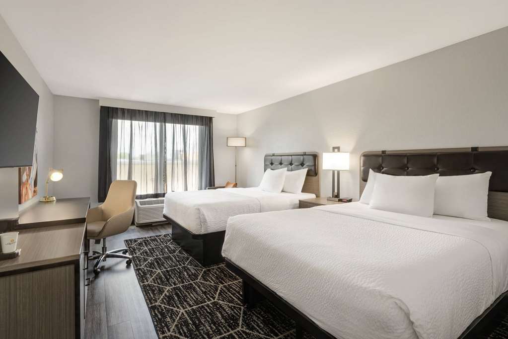 La Quinta Inn & Suites by Wyndham Dothan - photo 29