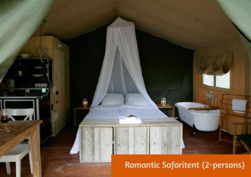 Glamping in Nature by Outdoors - carbon neutral hotel in Groningen