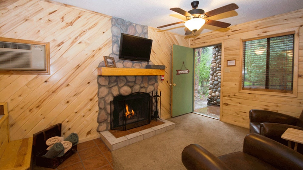 Upper Canyon Inn & Cabins - photo 109