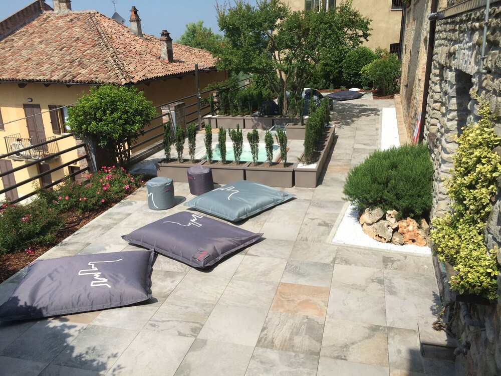 Le Torri Castiglione Falletto — hotel in Castiglione Falletto