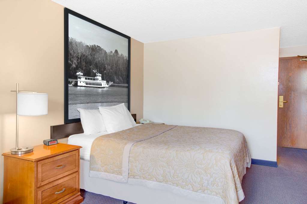 Super 8 by Wyndham Clear Lake - photo 6