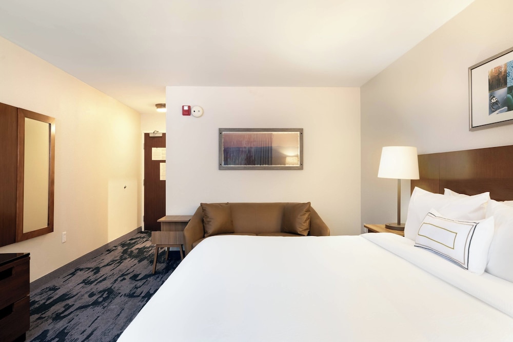 Fairfield Inn By Marriott Savannah Airport - photo 22