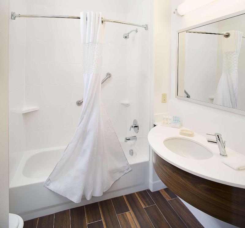 Hampton Inn & Suites Palmdale - photo 80