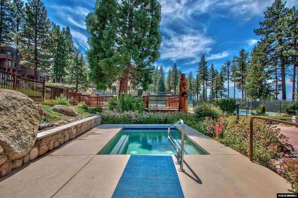 Mv55: Lake Village Remodel Condo With Pool & Hot tub