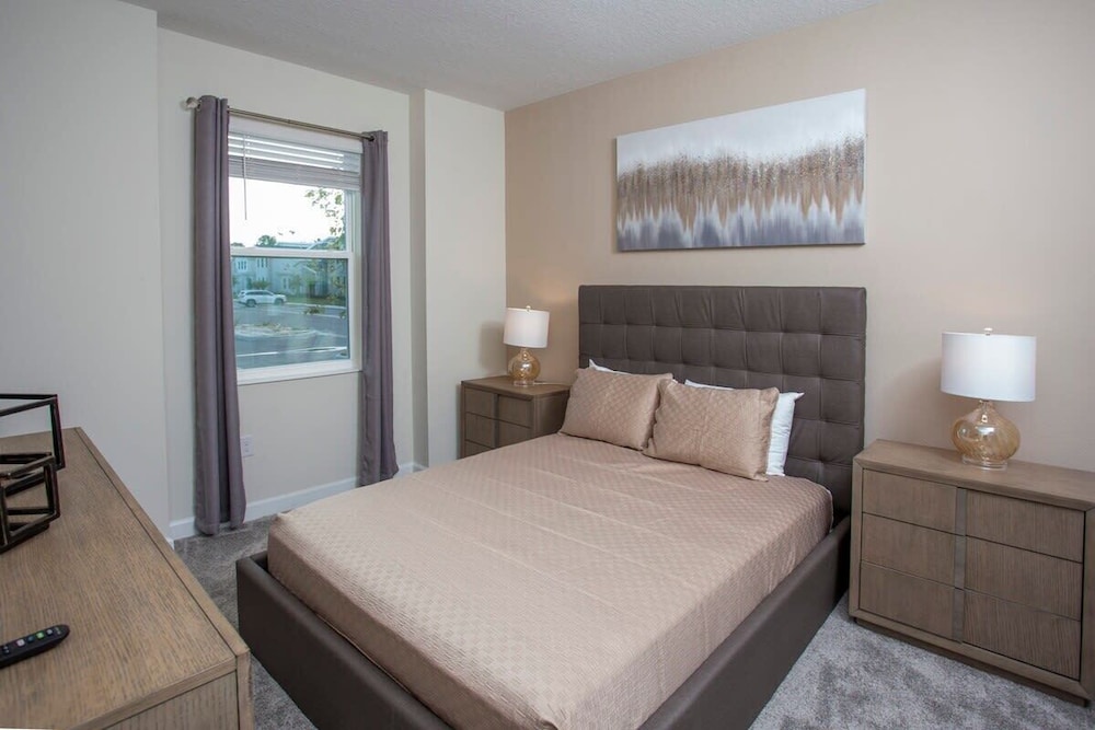 Fantastic Eight Bedrooms SF w Screened Pool at Storey Lake Resort 2887 - photo 3