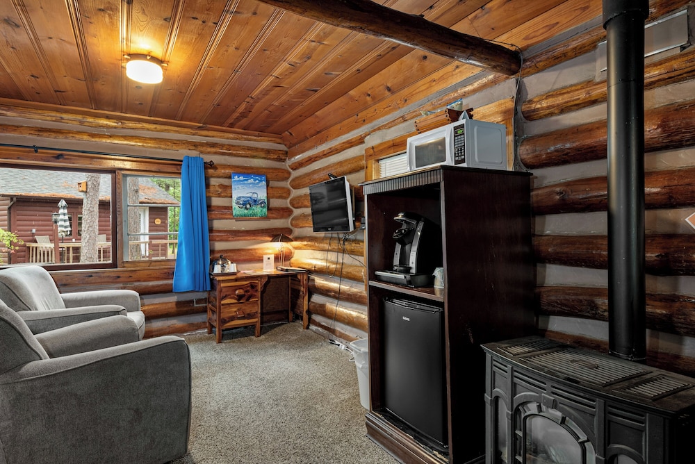 Tall Pines Inn - photo 68