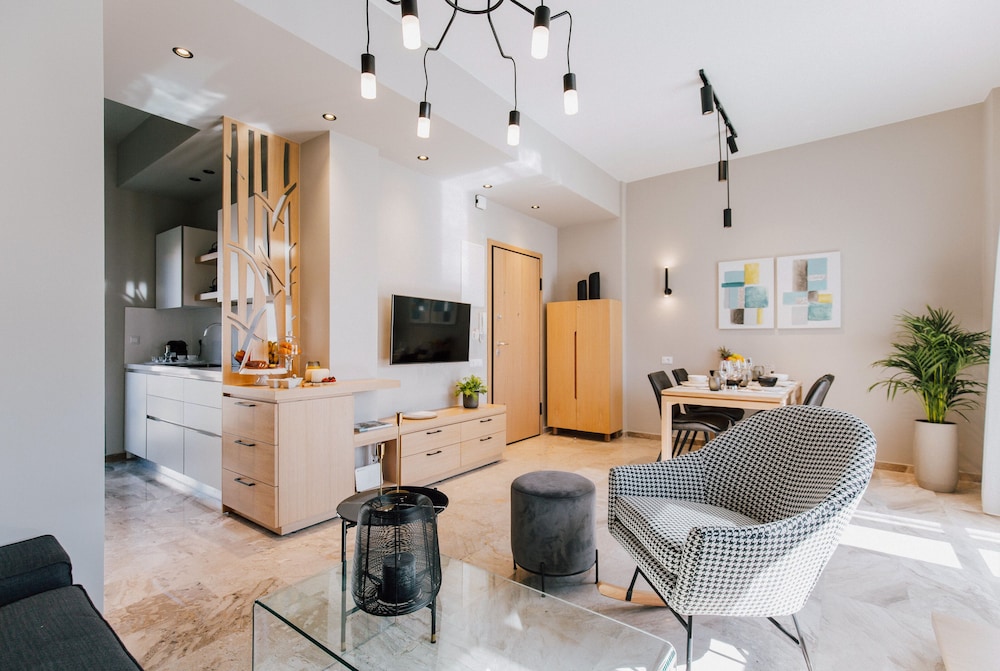 House 8 In the Heart of Venetian town w. Parking — 4-Star Luxury Hotel in Chania, Greece