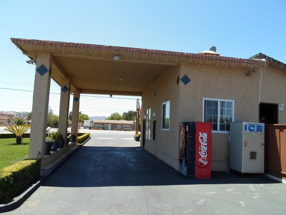 Economy Inn Morgan Hill - photo 26