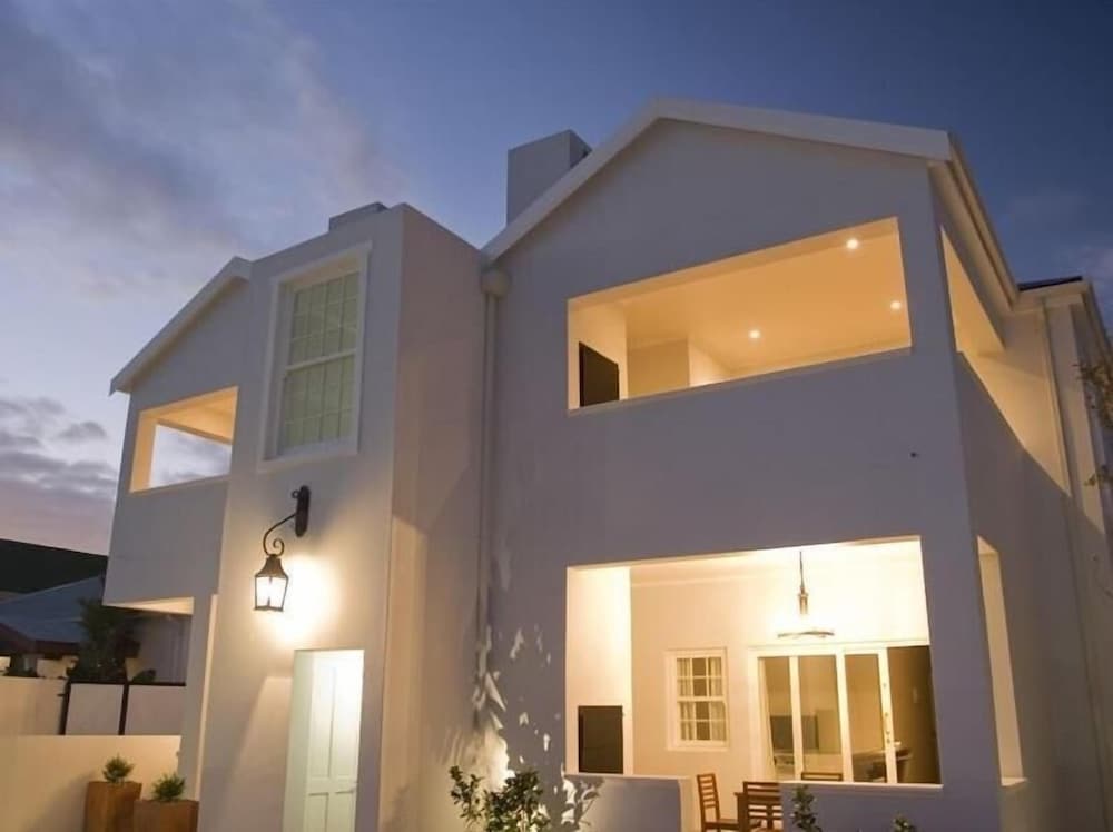 Kenjockity — 4-Star Luxury Hotel in Hermanus, South Africa