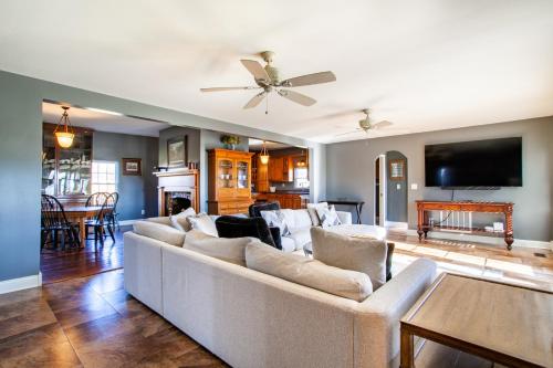 Peaceful Farm House Quiet and Relaxing Getaway — 4-Star Luxury Hotel in Greenback, United States