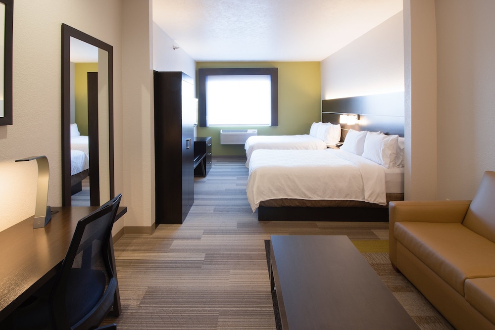 Holiday Inn Express & Suites Worthington by IHG - photo 8