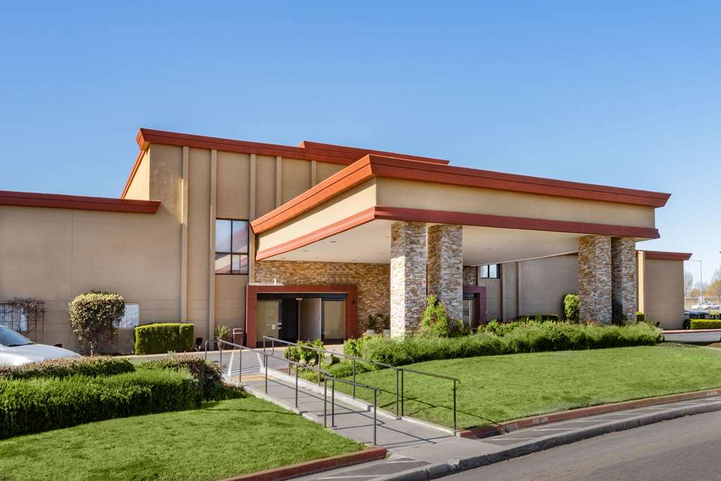 Wyndham Sacramento - photo 2