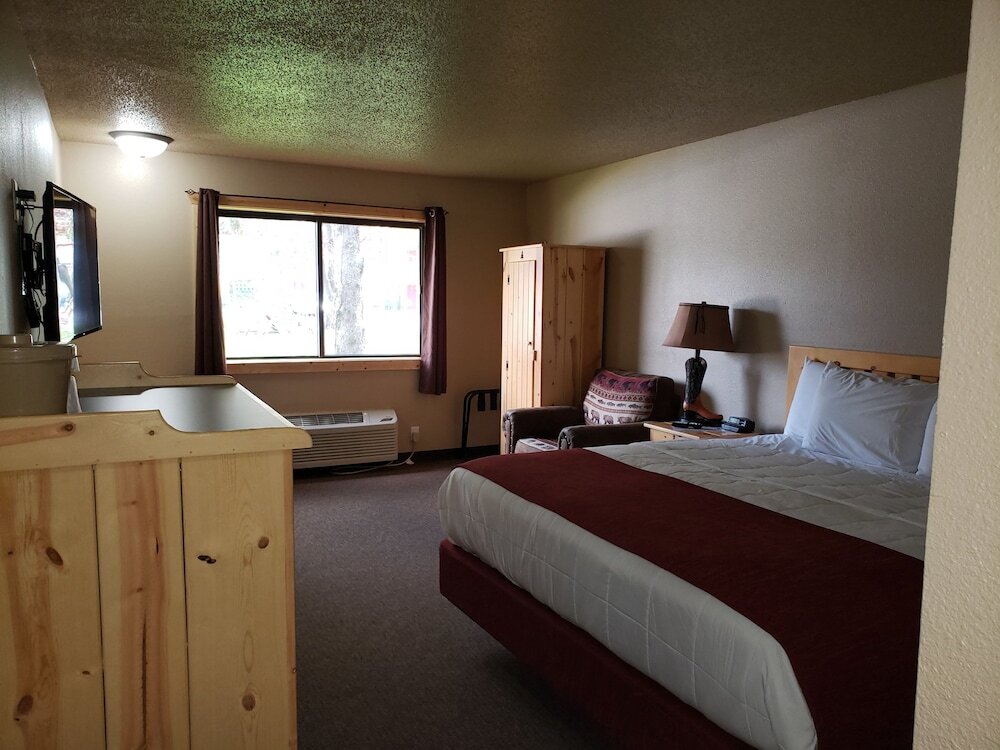 Chippewa Hotel & Suites - photo 20