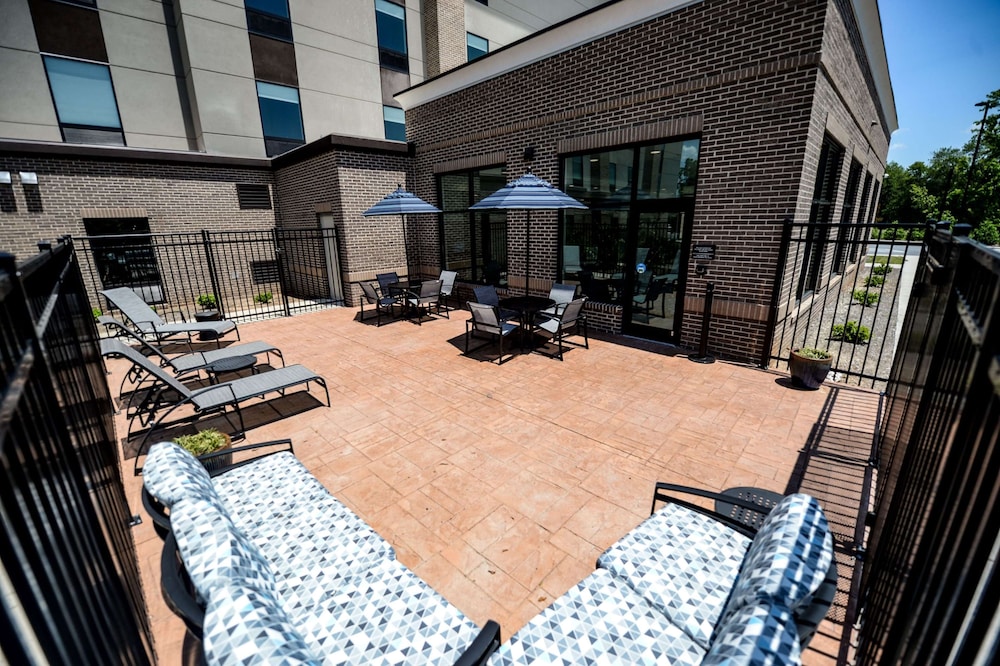 Hampton Inn & Suites Lenoir - photo 67