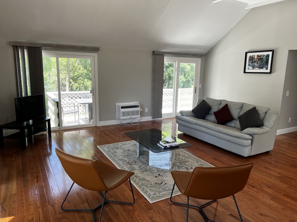 Captains Quarters Motel & Conference Center - photo 16