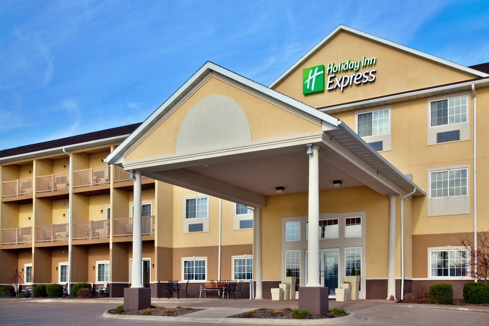 Holiday Inn Express Le Claire Riverfront Davenport by IHG - photo 33