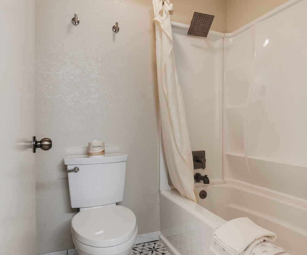 Water Front Inn - photo 27