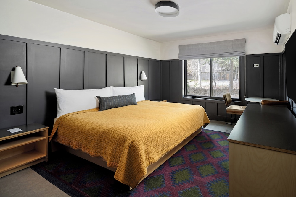 The Coachman Hotel - photo 24