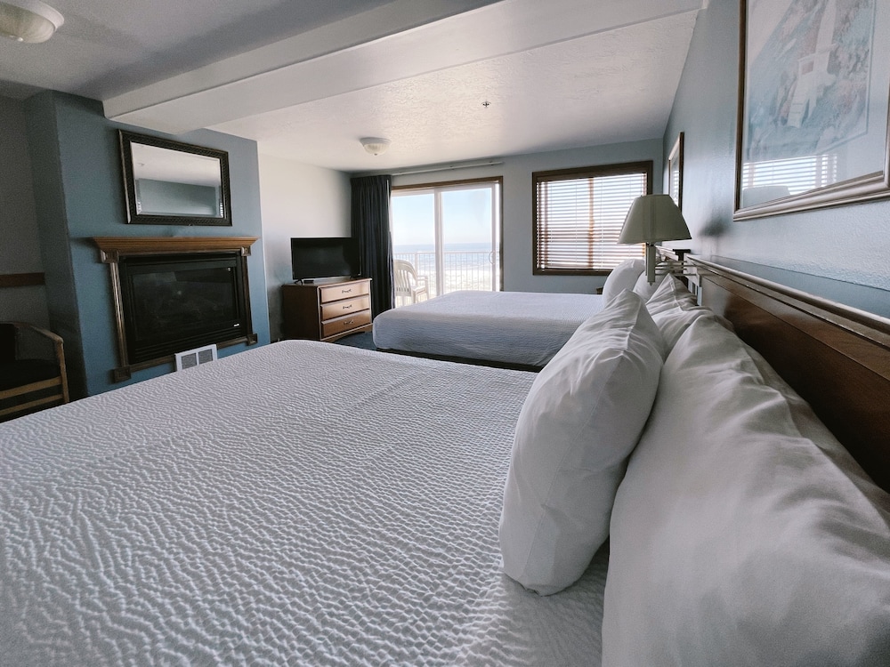 The Sandcastle Beachfront Hotel - photo 17