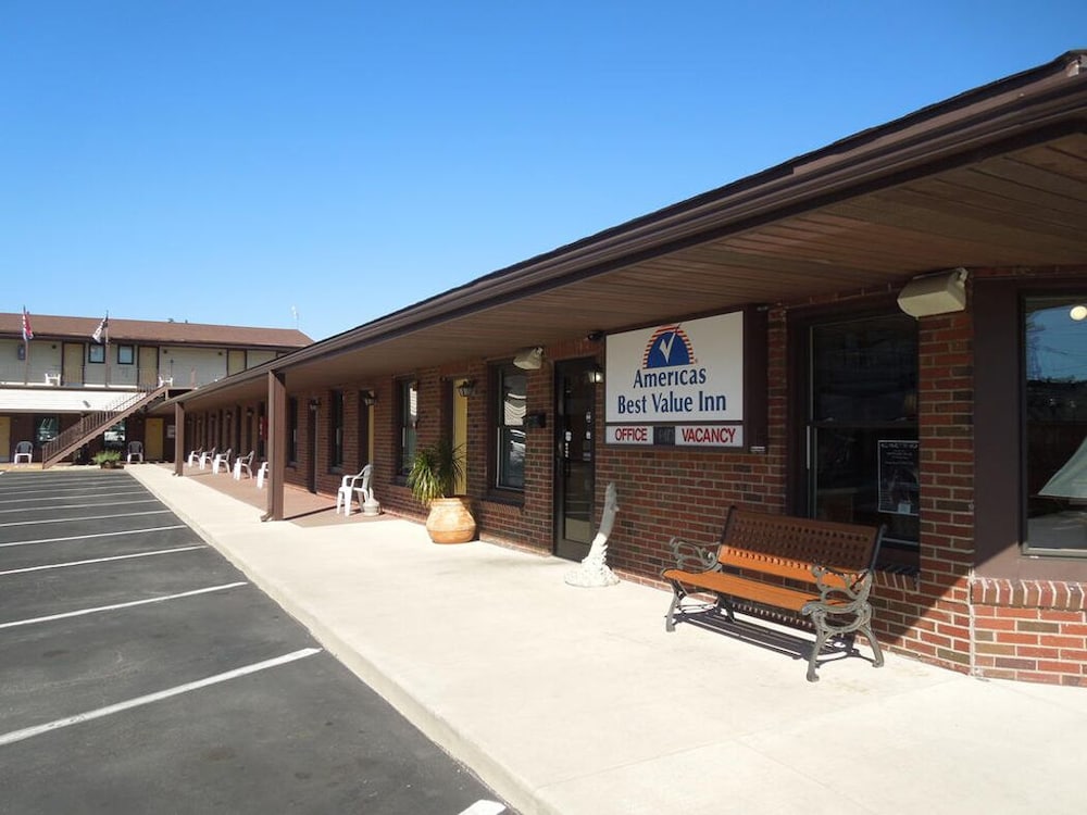 Arlington Inn - carbon neutral hotel in Port Clinton