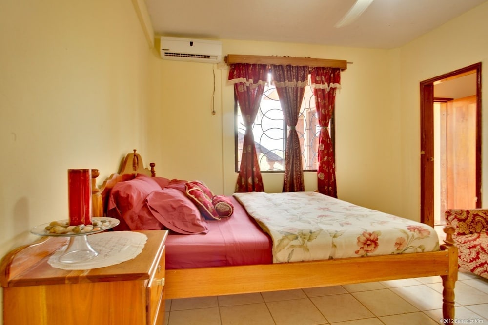 Davis Falls Inn — Dangriga — photo 3