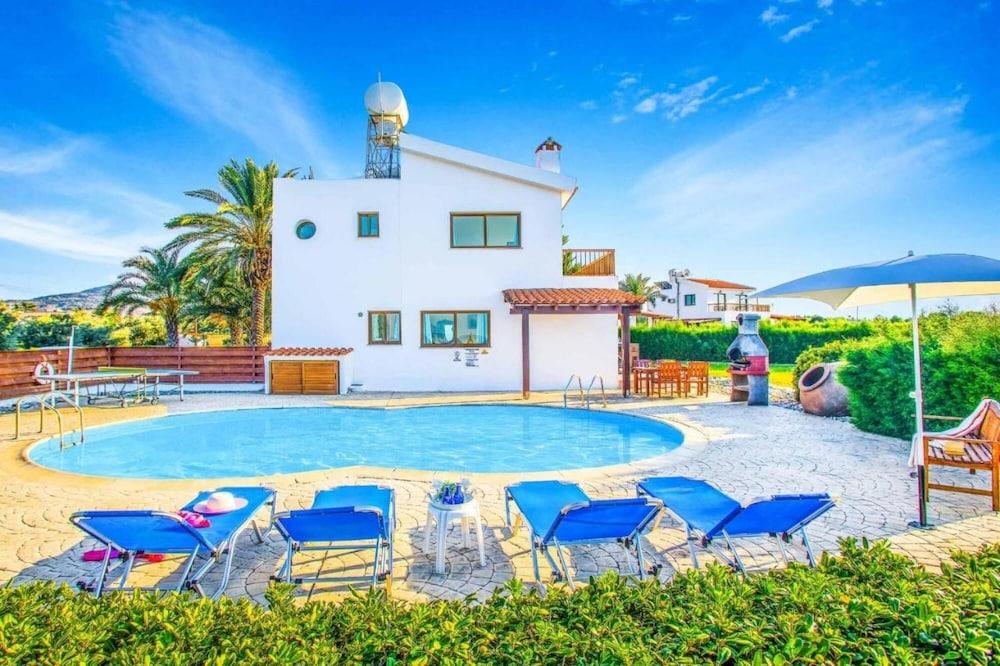 Blue Bay Villa Nicole — 4-Star Luxury Hotel in Polis, Cyprus