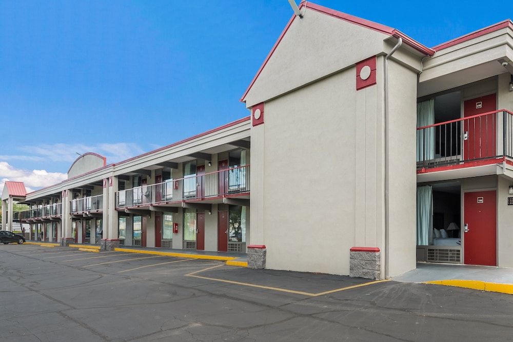 Red Roof Inn Lenoir - photo 26