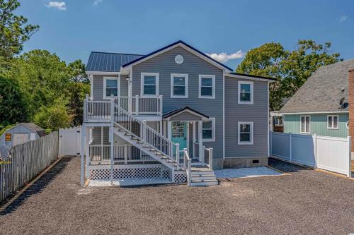 Immaculate Lower Level Apartment With Putting Green and Pool Pet Friendly 3 Bedroom 2 Bath Unit A — 4-Star Luxury Hotel in Myrtle Beach, United States