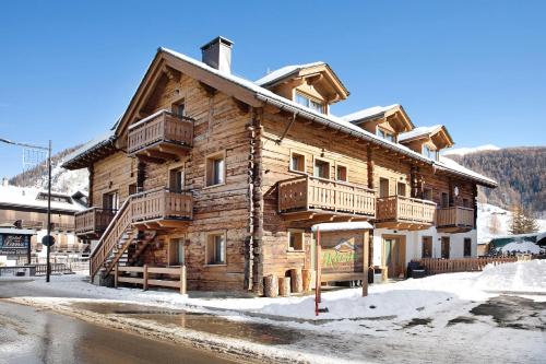 Rasia Residence Relax Night — 4-Star Luxury Hotel in Livigno, Italy