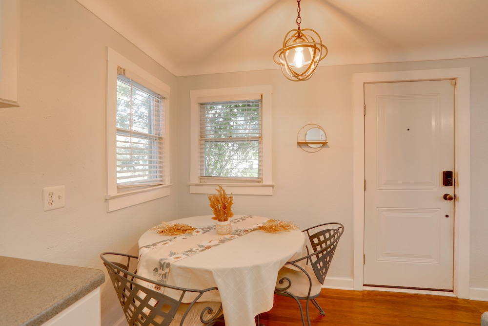 St Petersburg Vacation Rental Home w Pergola - photo 17