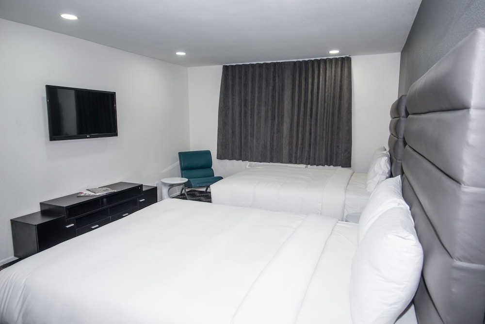 Siegel Select LV Strip Convention Center - photo 6