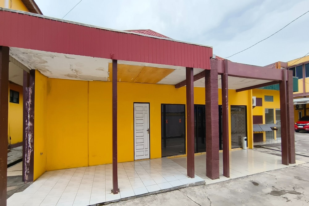 Hotel O Wisma Flamboyan NearTaman Makam Pahlawan — hotel in Rantau