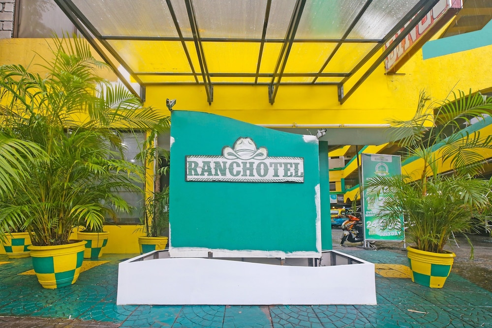 OYO 901 Ranchotel Tunasan in Muntinlupa, Philippines