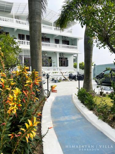 Himalayan Villa — 4-Star Luxury Hotel in Dehra Dun, India